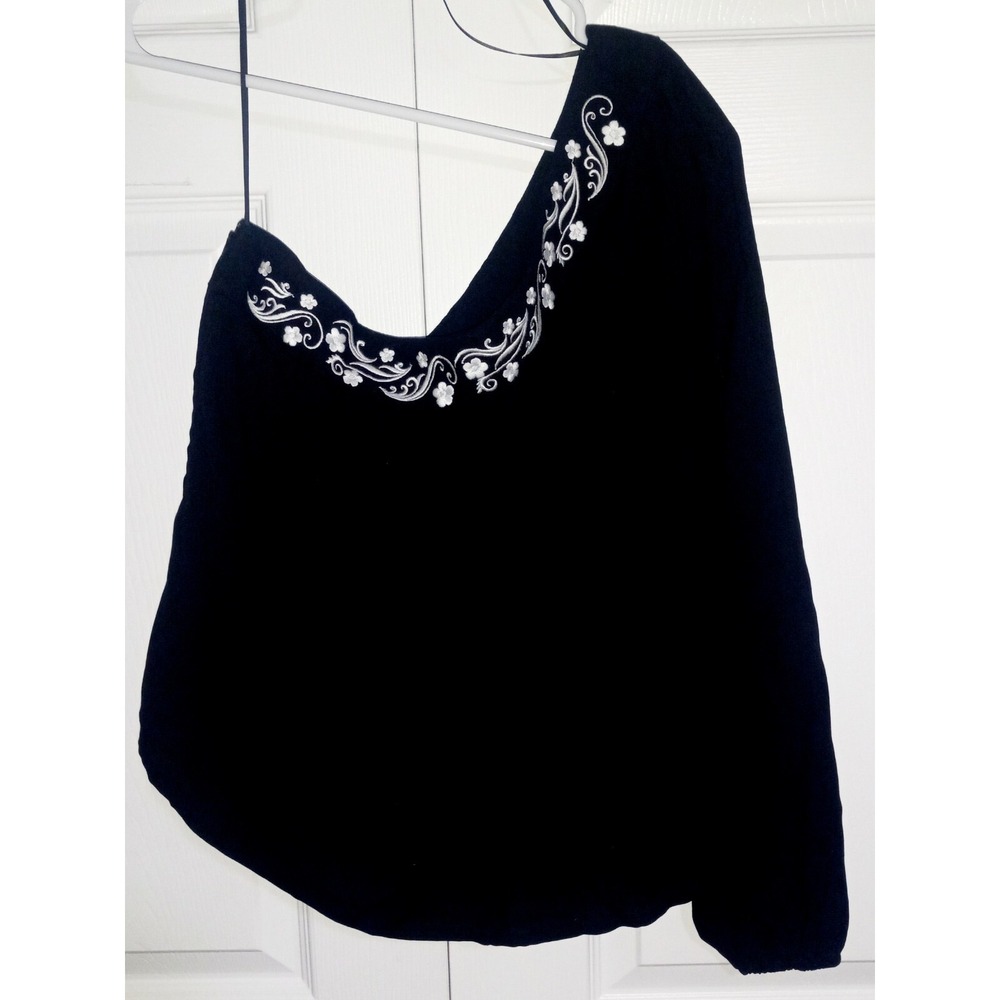 Black Boho Vibes Blouse W/white Embroidered By Francesca's, NWT Size M French